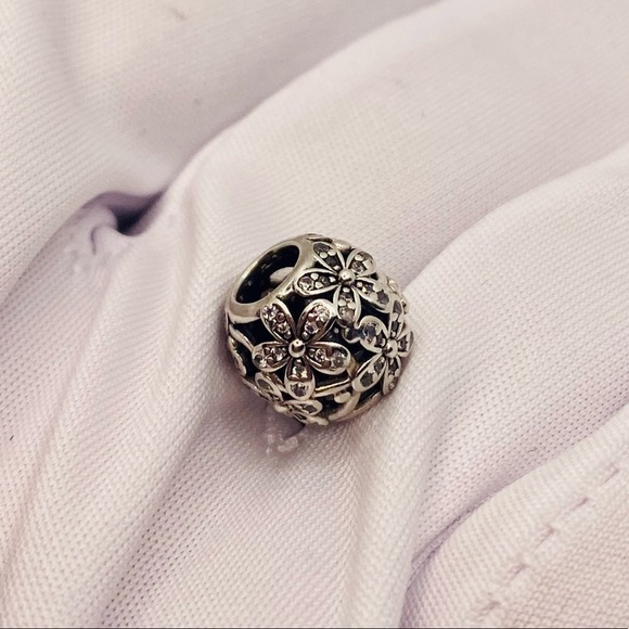 EUC Pandora 791492CZ Sterling Silver Dazzling Daisy Meadow Openworks Bead w/ CZ - Picture 4 of 9